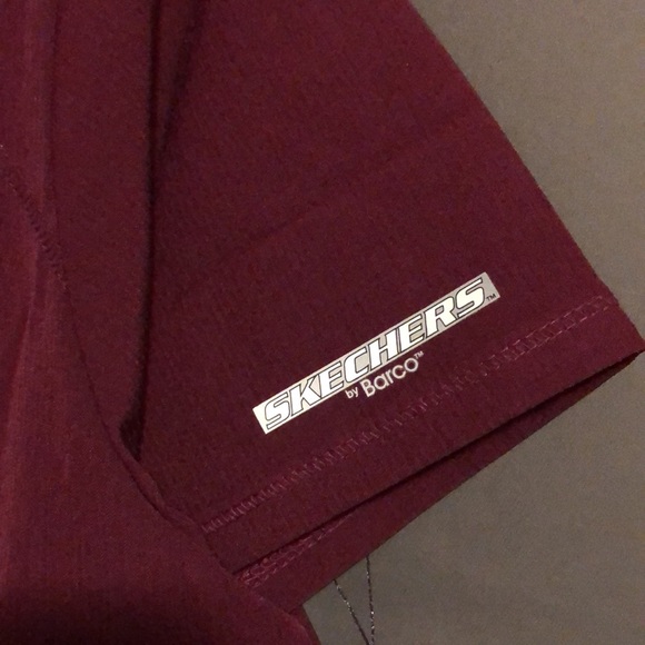 Sketchers Burgundy “Scrubs” Top. Brand New never worn burgundy size medium - Picture 2 of 5